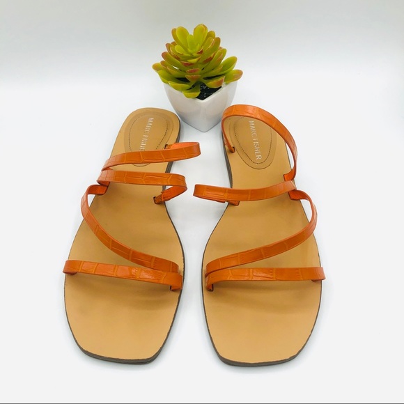 Marc Fisher Strappy Flats Slip on Sandals - Picture 3 of 8